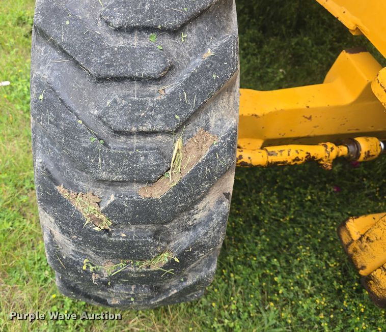 image for item EF3511 1997 John Deere 310E backhoe