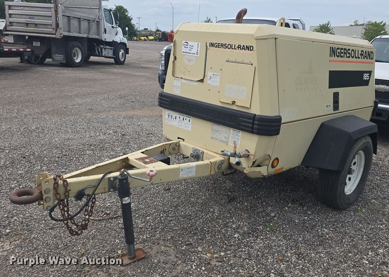 image for item EF3558 2000 Ingersoll Rand 185 air compressor