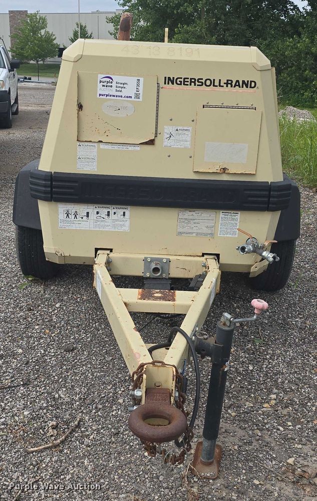 image for item EF3558 2000 Ingersoll Rand 185 air compressor