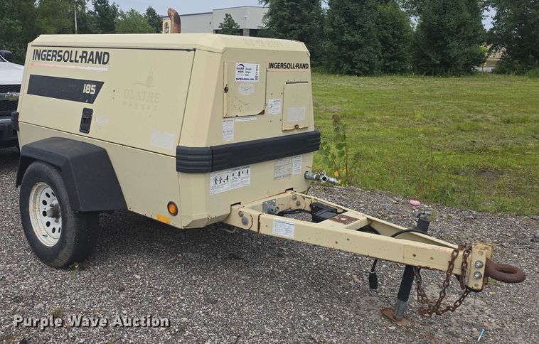 image for item EF3558 2000 Ingersoll Rand 185 air compressor