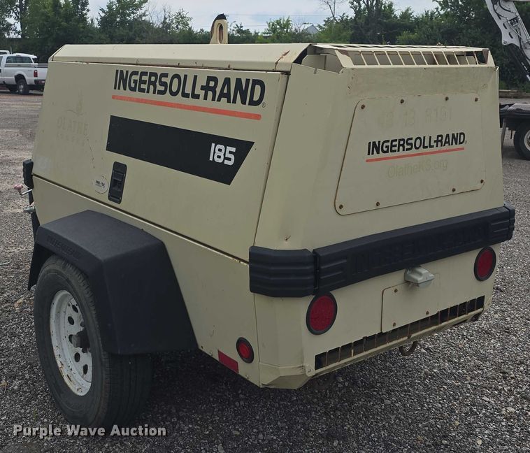 image for item EF3558 2000 Ingersoll Rand 185 air compressor