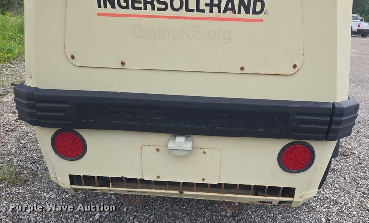 image for item EF3558 2000 Ingersoll Rand 185 air compressor