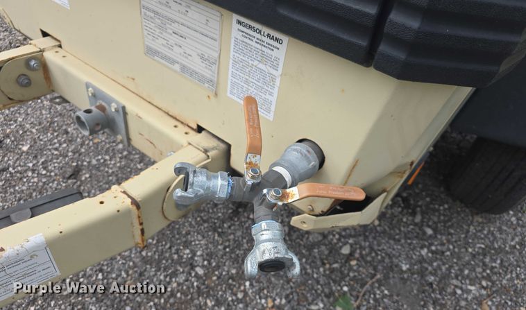 image for item EF3558 2000 Ingersoll Rand 185 air compressor