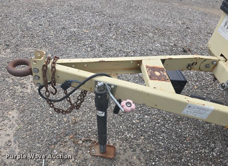 image for item EF3558 2000 Ingersoll Rand 185 air compressor