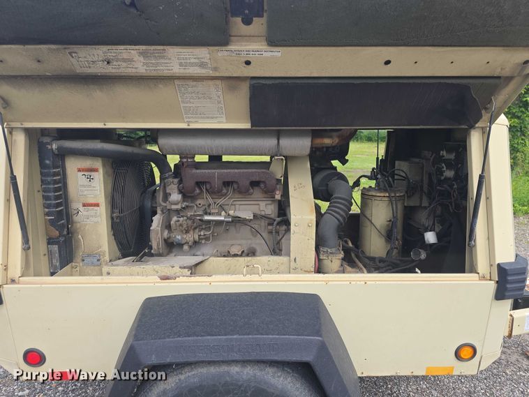 image for item EF3558 2000 Ingersoll Rand 185 air compressor