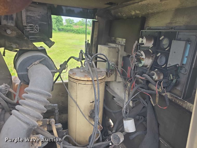 image for item EF3558 2000 Ingersoll Rand 185 air compressor