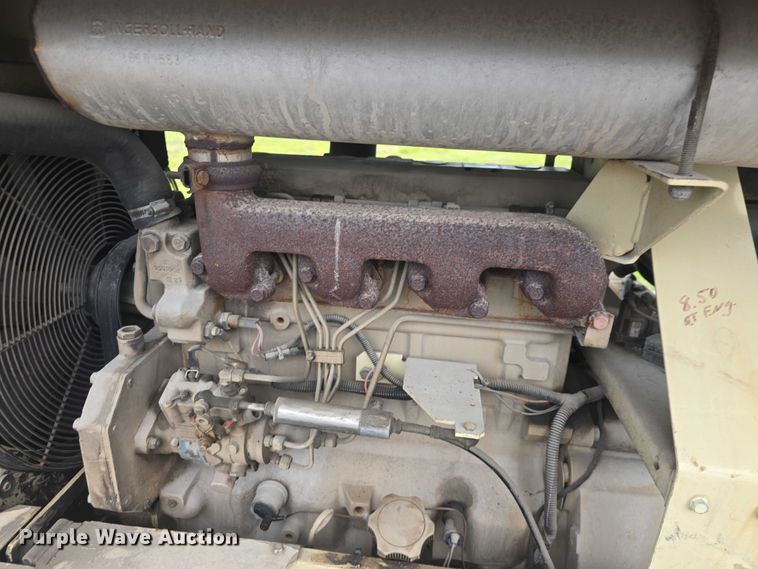 image for item EF3558 2000 Ingersoll Rand 185 air compressor