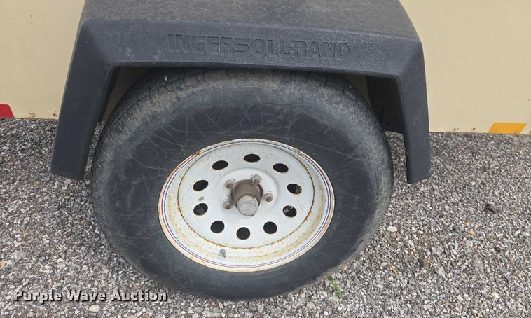 image for item EF3558 2000 Ingersoll Rand 185 air compressor