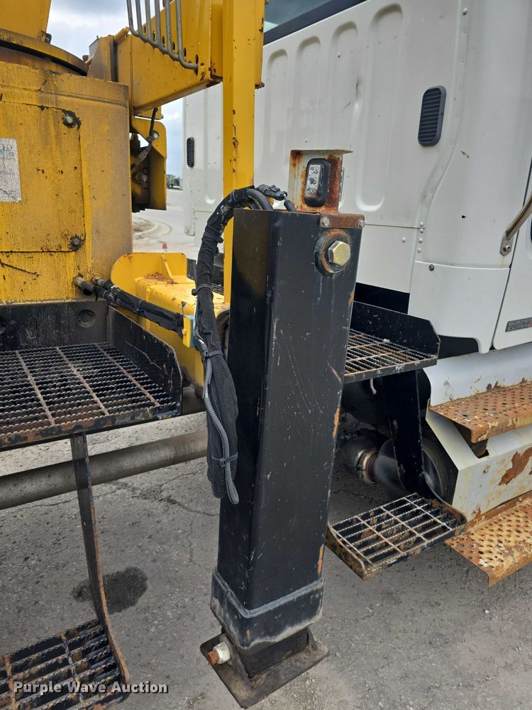 image for item EF3559 2012 Freightliner Business Class M2 crane truck