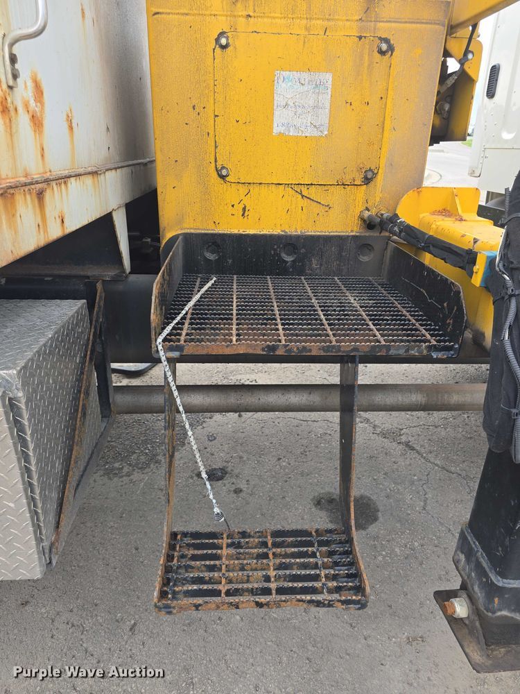 image for item EF3559 2012 Freightliner Business Class M2 crane truck