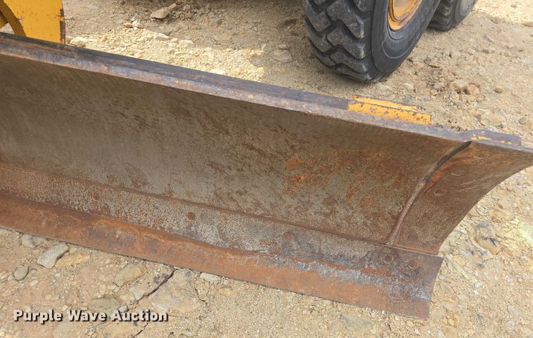 image for item EF3560 1994 John Deere 670B motor grader