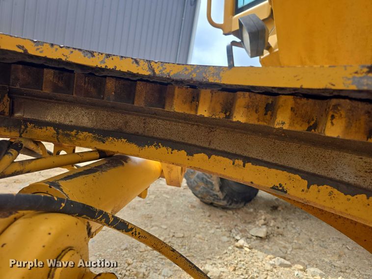 image for item EF3560 1994 John Deere 670B motor grader