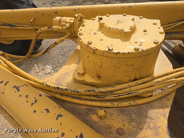 image for item EF3560 1994 John Deere 670B motor grader