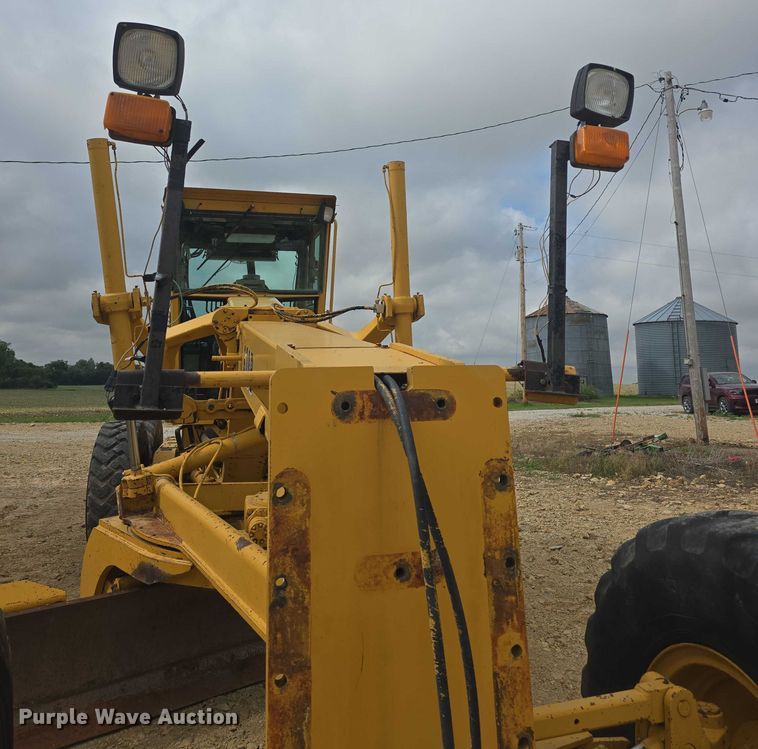 image for item EF3560 1994 John Deere 670B motor grader