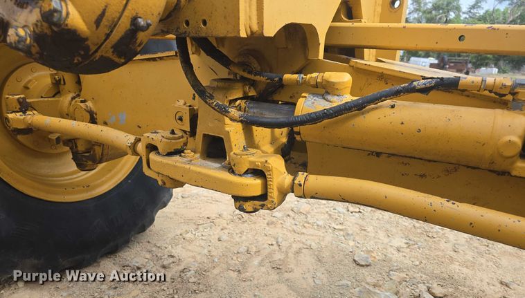 image for item EF3560 1994 John Deere 670B motor grader