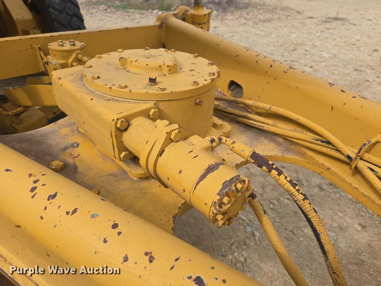 image for item EF3560 1994 John Deere 670B motor grader