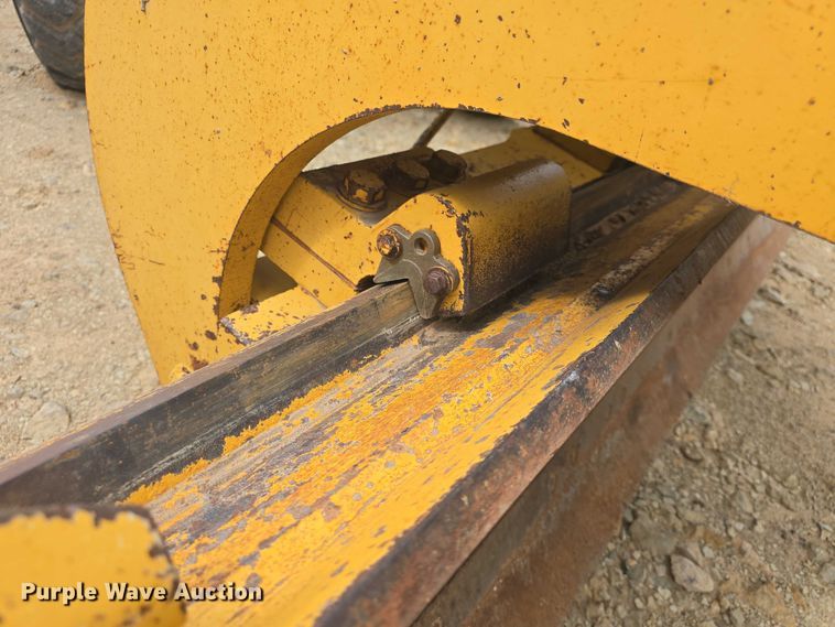 image for item EF3560 1994 John Deere 670B motor grader