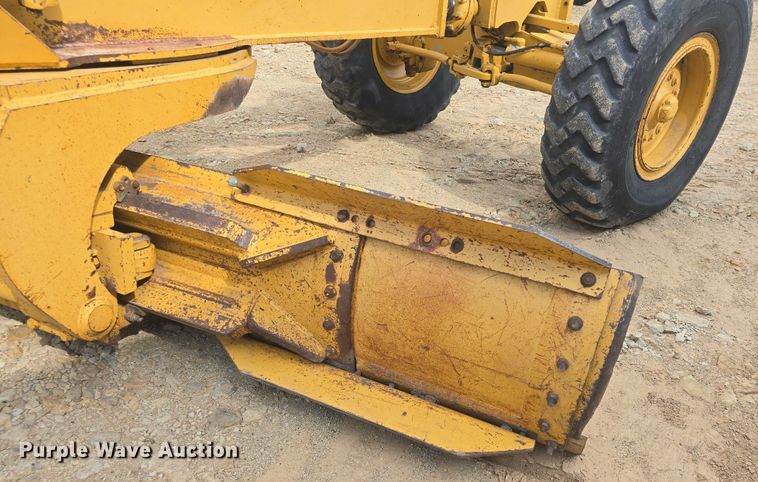 image for item EF3560 1994 John Deere 670B motor grader