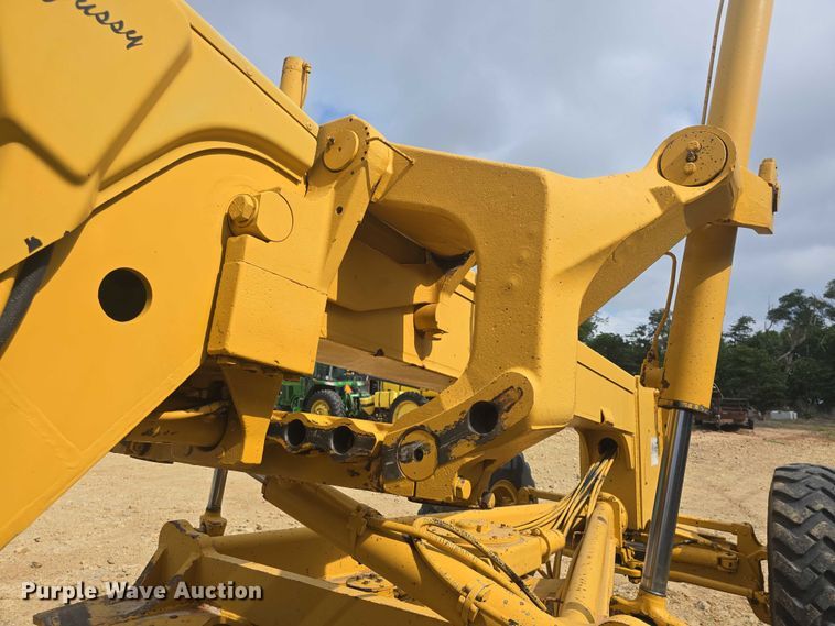 image for item EF3560 1994 John Deere 670B motor grader