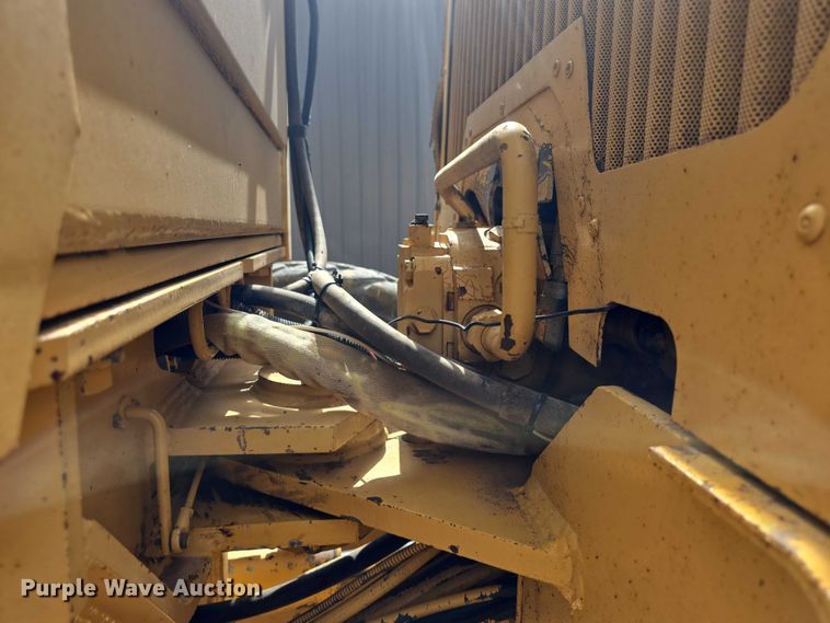 image for item EF3560 1994 John Deere 670B motor grader