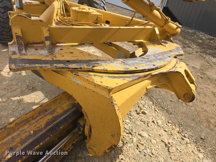 image for item EF3560 1994 John Deere 670B motor grader