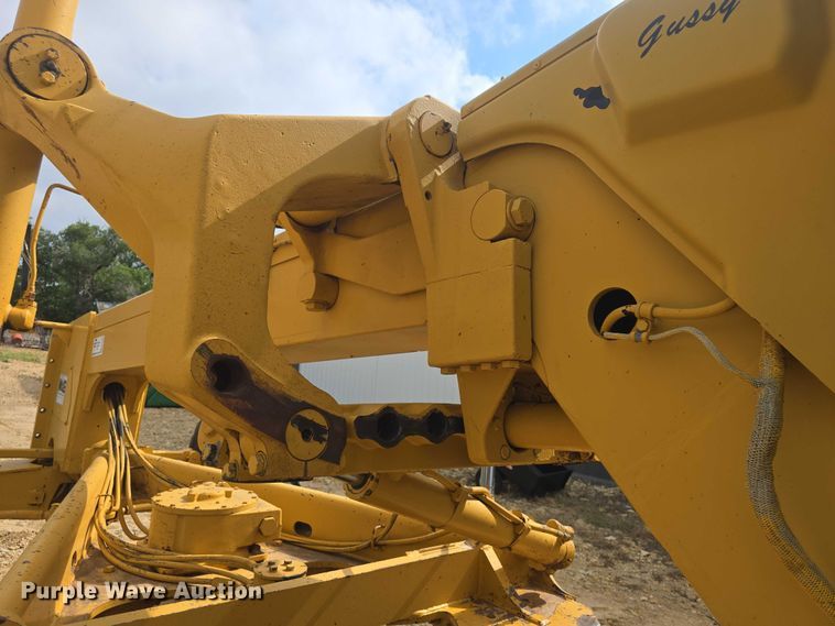 image for item EF3560 1994 John Deere 670B motor grader