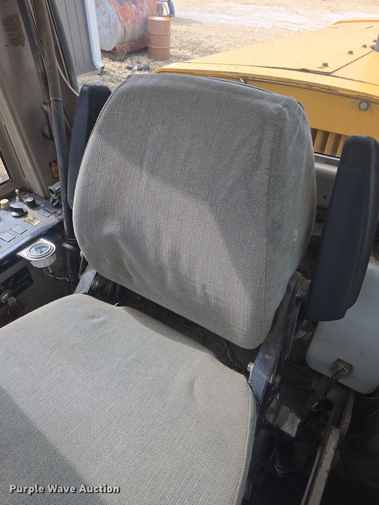 image for item EF3560 1994 John Deere 670B motor grader