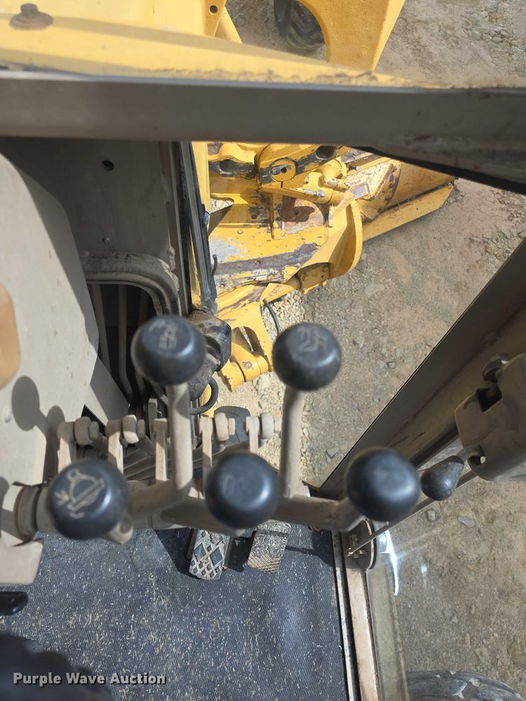 image for item EF3560 1994 John Deere 670B motor grader