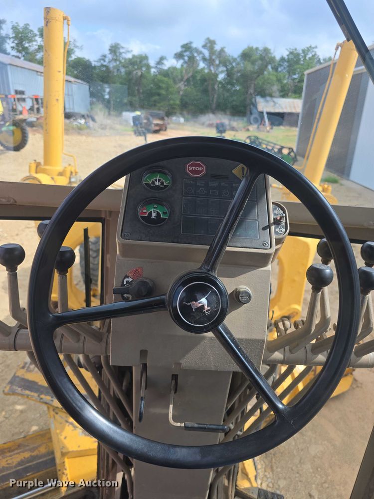 image for item EF3560 1994 John Deere 670B motor grader