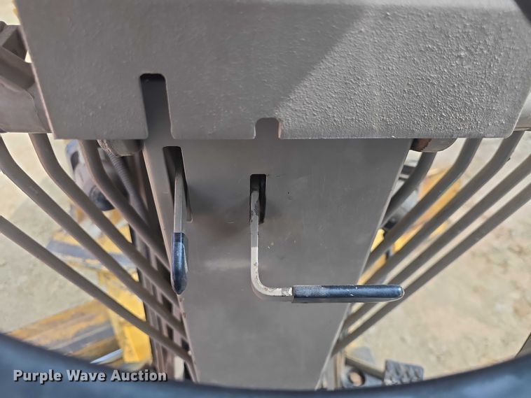 image for item EF3560 1994 John Deere 670B motor grader