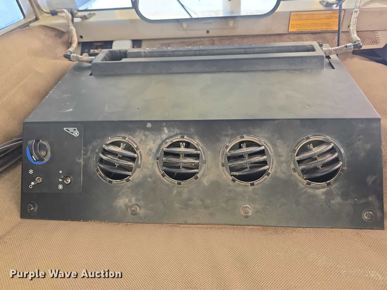 image for item EF3560 1994 John Deere 670B motor grader