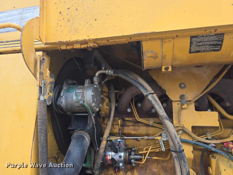 image for item EF3560 1994 John Deere 670B motor grader