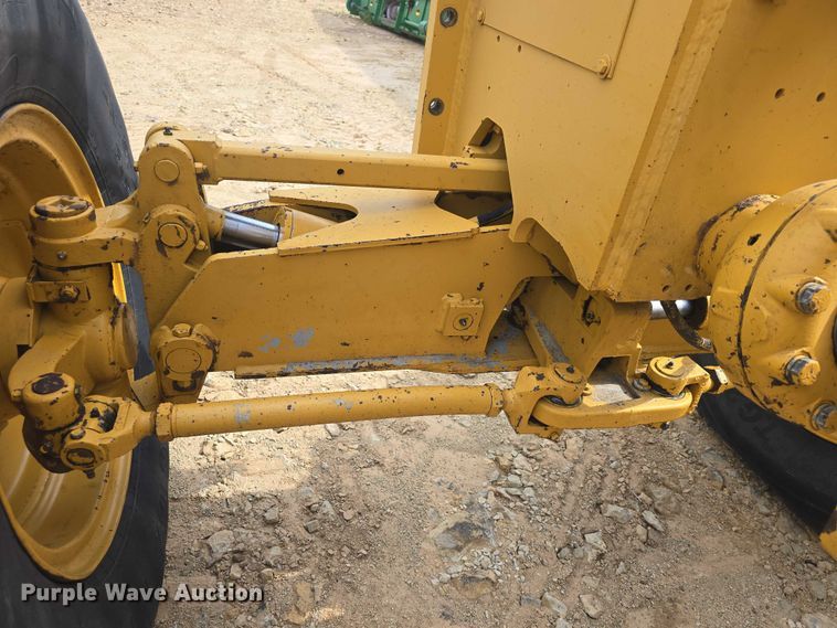 image for item EF3560 1994 John Deere 670B motor grader
