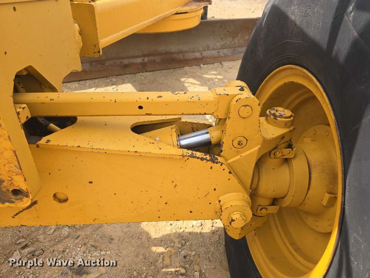 image for item EF3560 1994 John Deere 670B motor grader