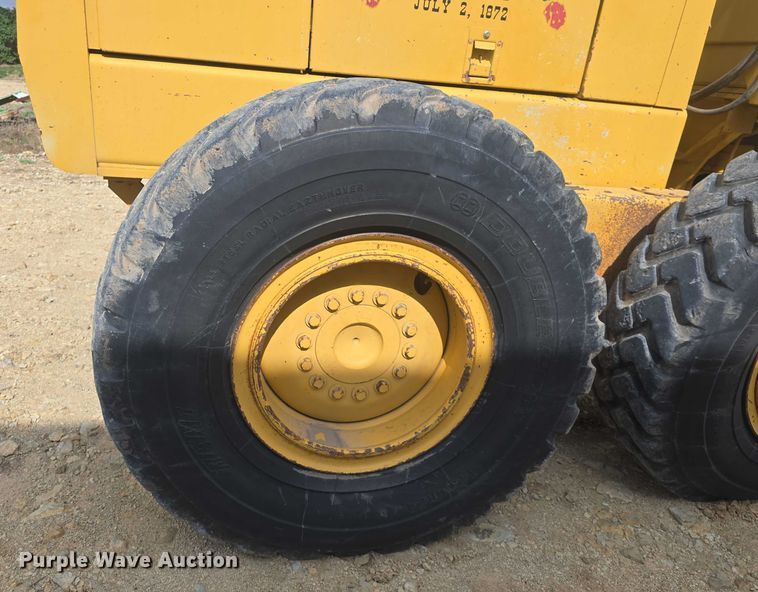 image for item EF3560 1994 John Deere 670B motor grader