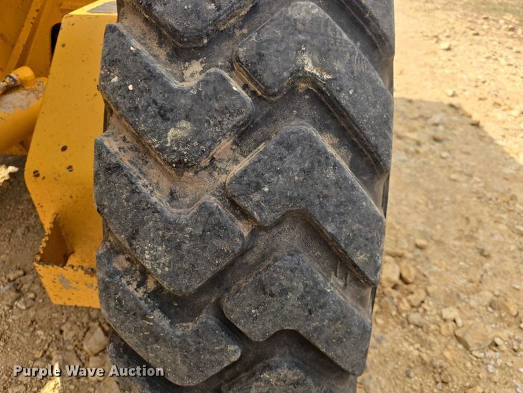 image for item EF3560 1994 John Deere 670B motor grader