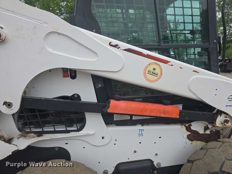 image for item EF3561 2013 Bobcat S750 skid steer loader