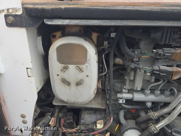 image for item EF3561 2013 Bobcat S750 skid steer loader