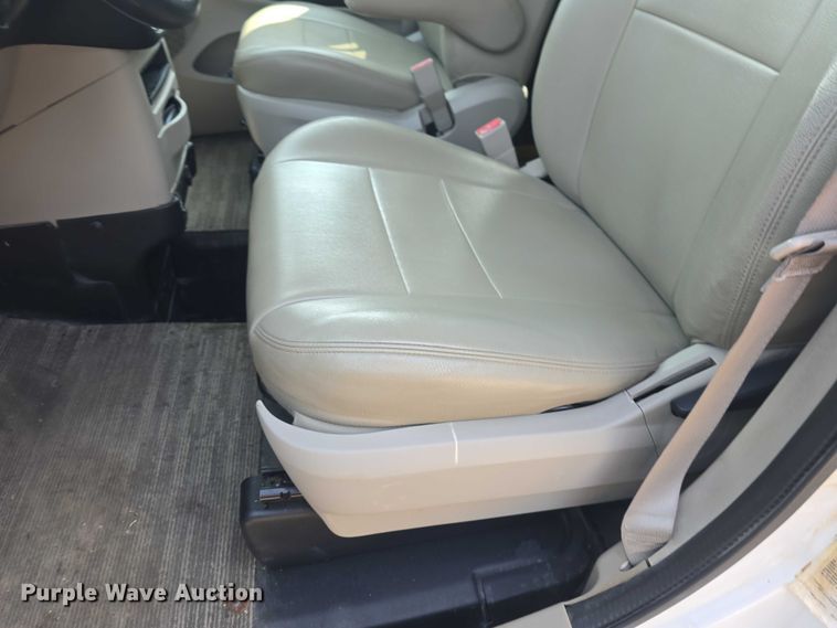 image for item EF3565 2015 Dodge Grand Caravan handicap accessible van