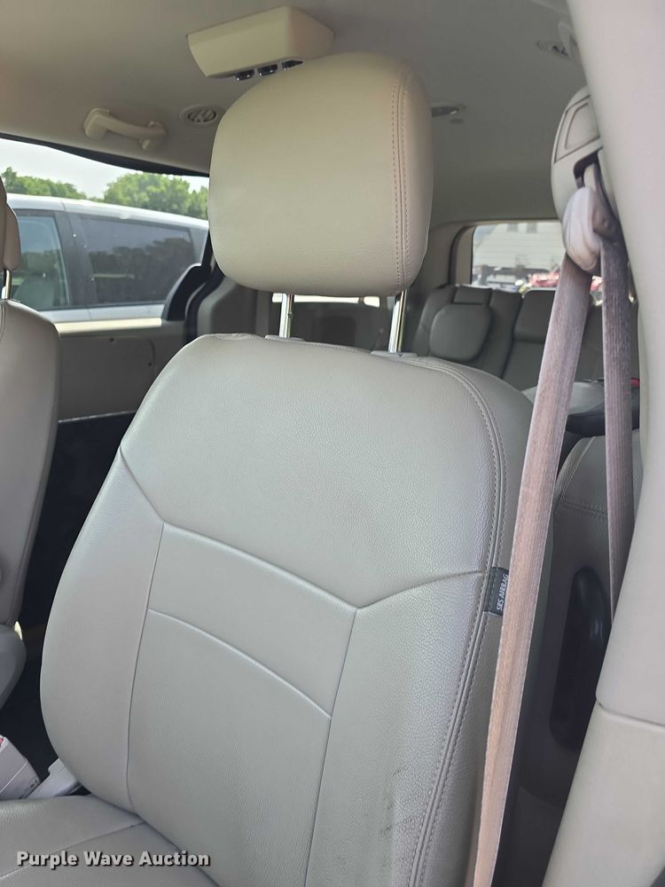 image for item EF3565 2015 Dodge Grand Caravan handicap accessible van