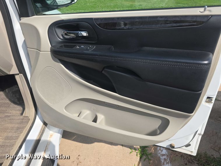 image for item EF3565 2015 Dodge Grand Caravan handicap accessible van