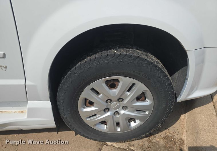 image for item EF3565 2015 Dodge Grand Caravan handicap accessible van