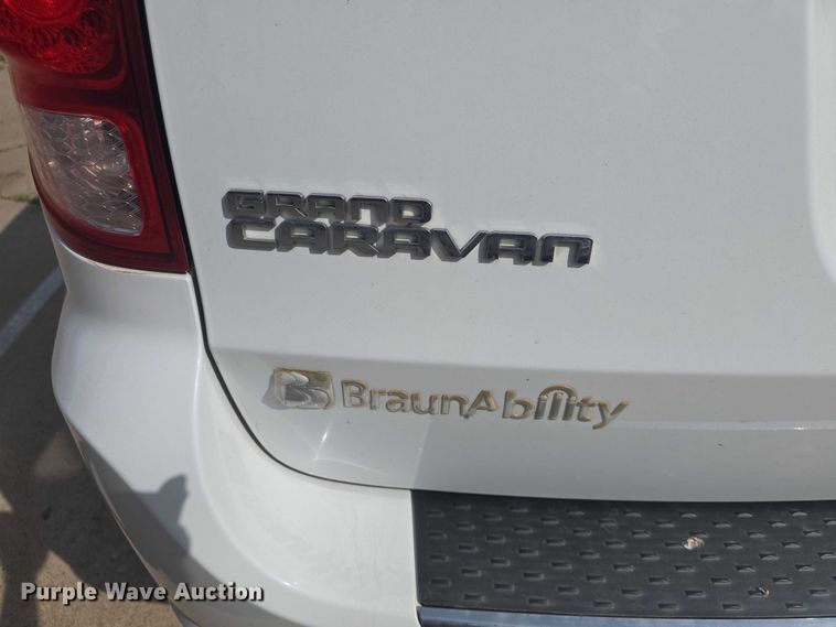 image for item EF3567 2015 Dodge Grand Caravan handicap accessible van