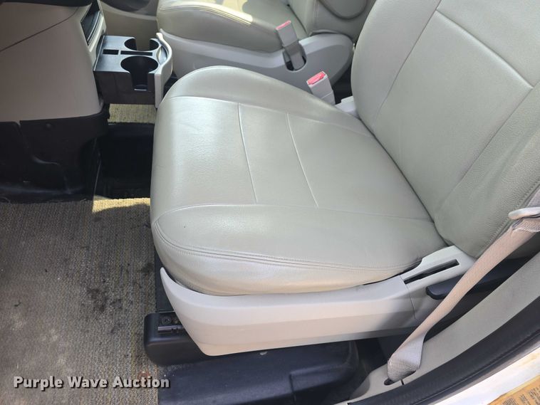 image for item EF3567 2015 Dodge Grand Caravan handicap accessible van