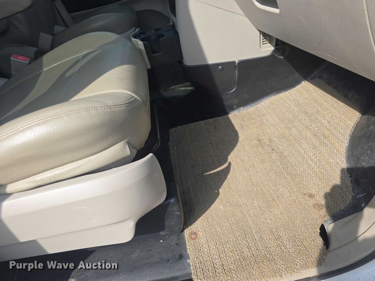 image for item EF3567 2015 Dodge Grand Caravan handicap accessible van