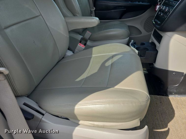 image for item EF3567 2015 Dodge Grand Caravan handicap accessible van