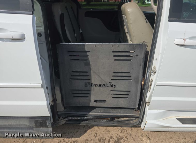 image for item EF3567 2015 Dodge Grand Caravan handicap accessible van