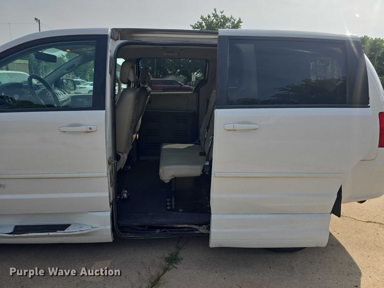 image for item EF3567 2015 Dodge Grand Caravan handicap accessible van