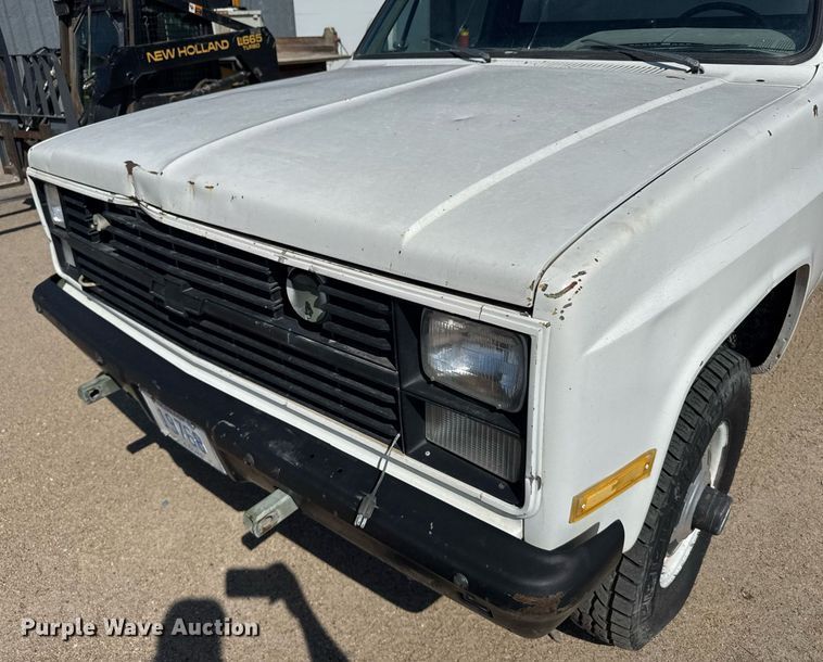 image for item EG6415 1985 Chevrolet D30 utility bed pickup truck