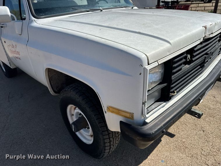 image for item EG6415 1985 Chevrolet D30 utility bed pickup truck